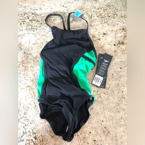 NWT Youth Speedo Sprint Splc flyback swimsuit size 26 blk/green
